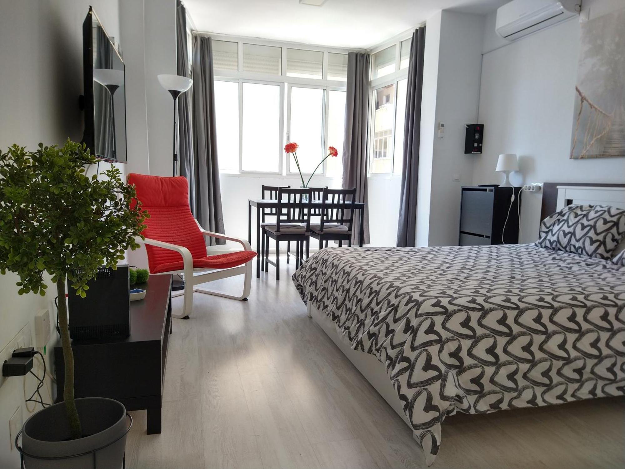 Amplio Estudio,Vista Mar Y Montana, A Pasos Del Centro Torremolinos Exterior foto